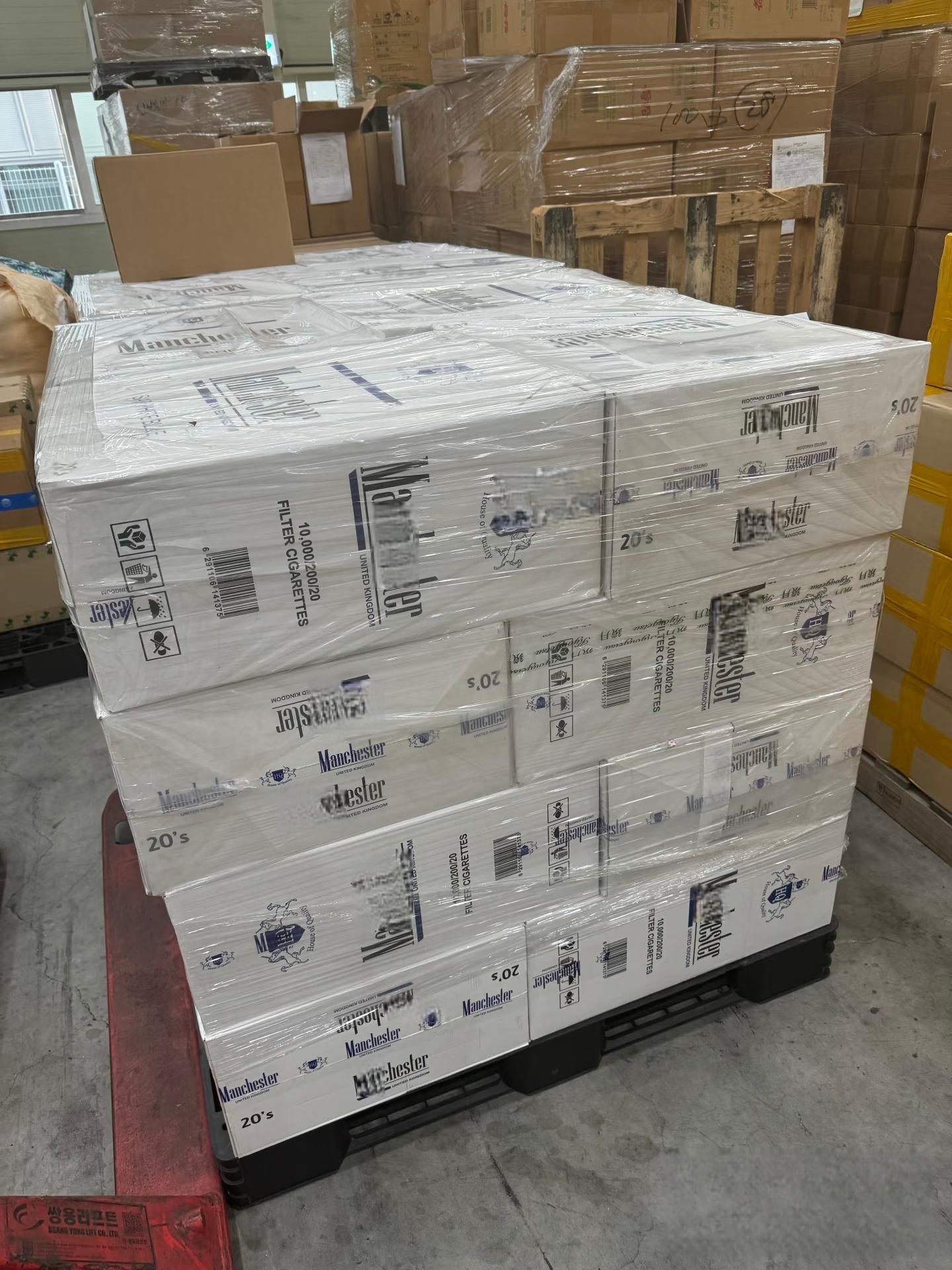 Manchester sofire• Manchester Sapphire Blue 5 mg: luxury that won’t ghost your wallet.  
• Packaged like a jewel—blue, bold, and unapologetically elegant.  
• Tastes like sophistication just whispered something delicious.AU$160.00Fimadina